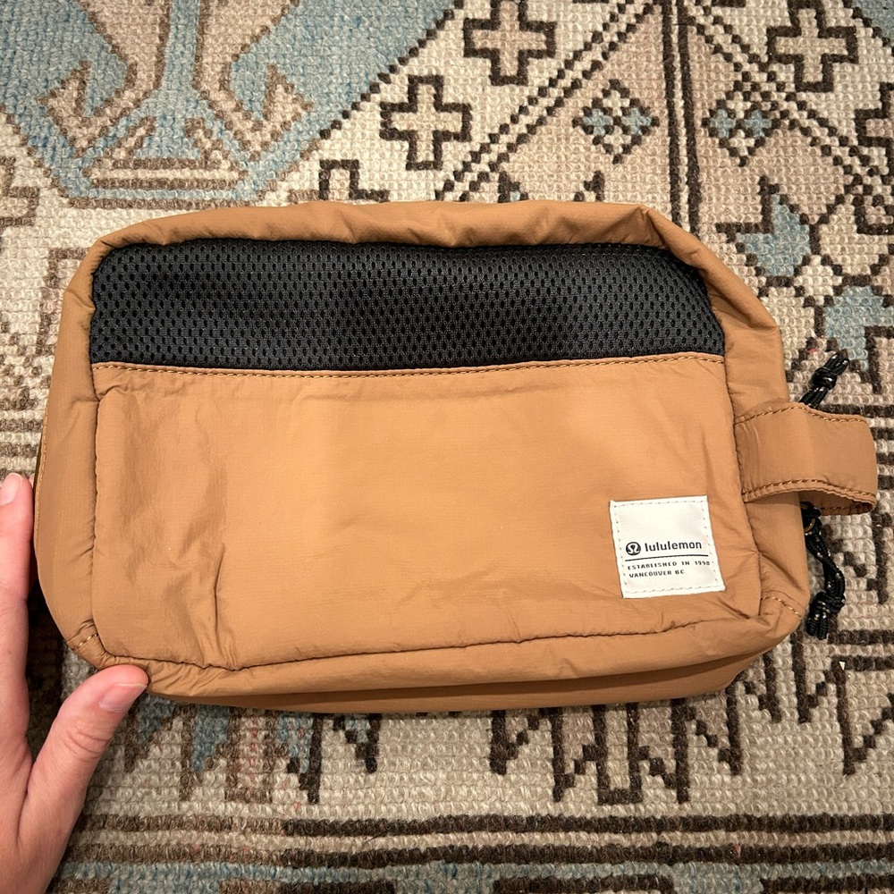 Lululemon PatchLogo Travel Kit